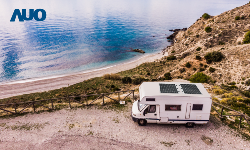 「可撓輕量化太陽光電板SunCurva」使用輕量特殊耐候型複合板取代傳統太陽能板的玻璃前板，不僅降低70%重量，每米平方僅3Kg；具有抗衝擊性能及通過電磁相容性測試，可應用於交通運輸工具，如露營車、遊艇等